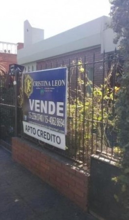 CASA ESTILO AMERICANA DE 4 AMBIENTES, UBICADA EN EL BARRIO IBAÑEZ,