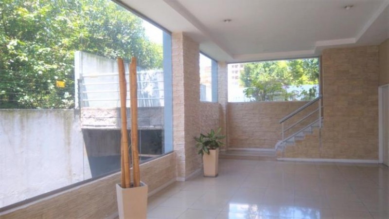 EXCELENTE DEPARTAMENTO SEMI PISO DE 5 AMBIENTES