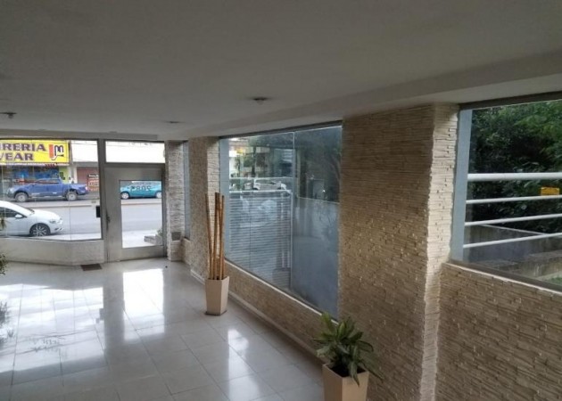 EXCELENTE DEPARTAMENTO SEMI PISO DE 5 AMBIENTES