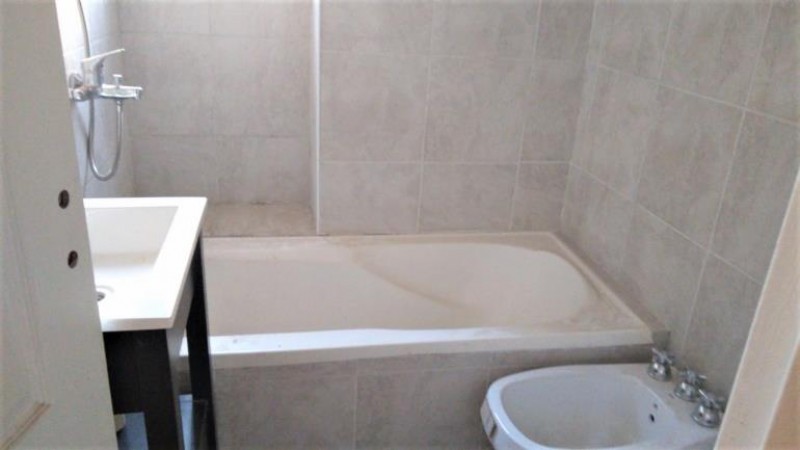 EXCELENTE DEPARTAMENTO SEMI PISO DE 5 AMBIENTES