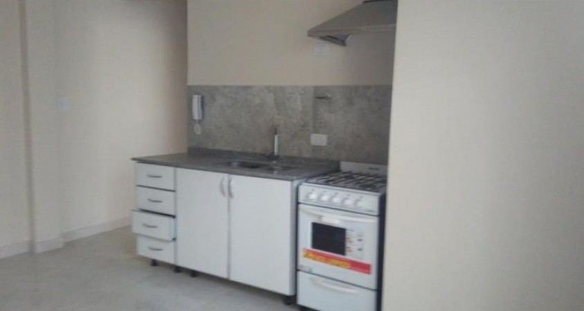 DEPARTAMENTO DE 2 AMBIENTES EN PLANTA BAJA