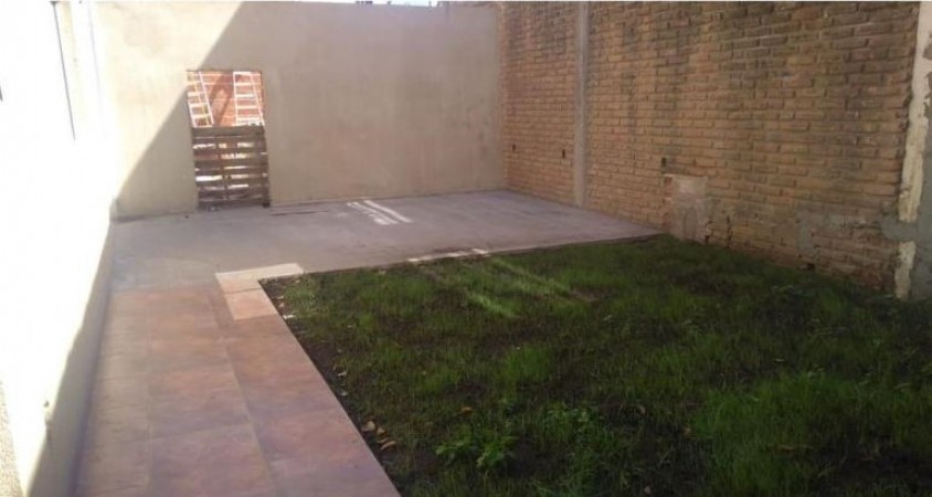 DEPARTAMENTO DE 2 AMBIENTES EN PLANTA BAJA