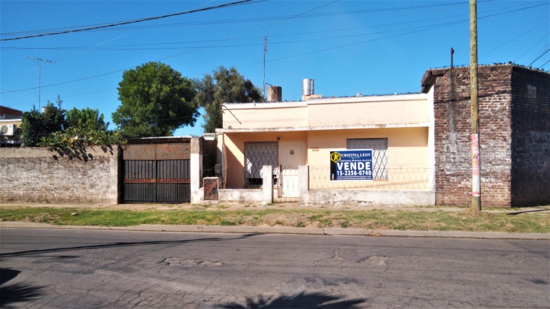 CASA AMERICANA 3 AMB. ESQUINA.