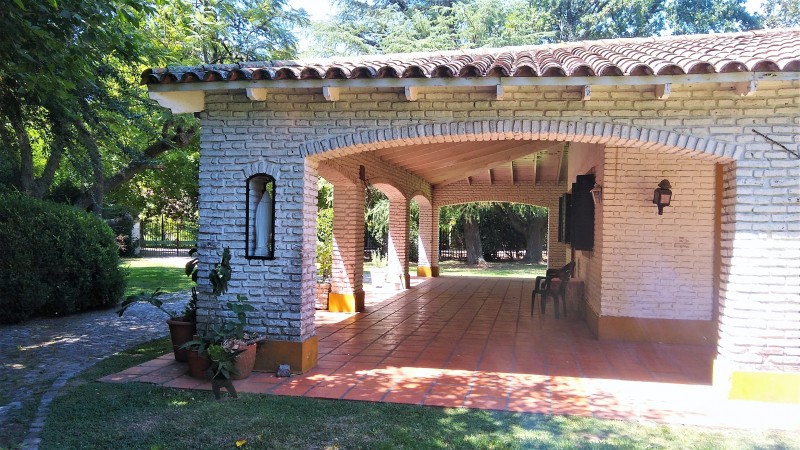 CASA QUINTA ESTILO COLONIAL