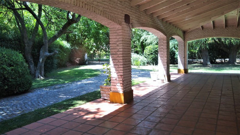 CASA QUINTA ESTILO COLONIAL