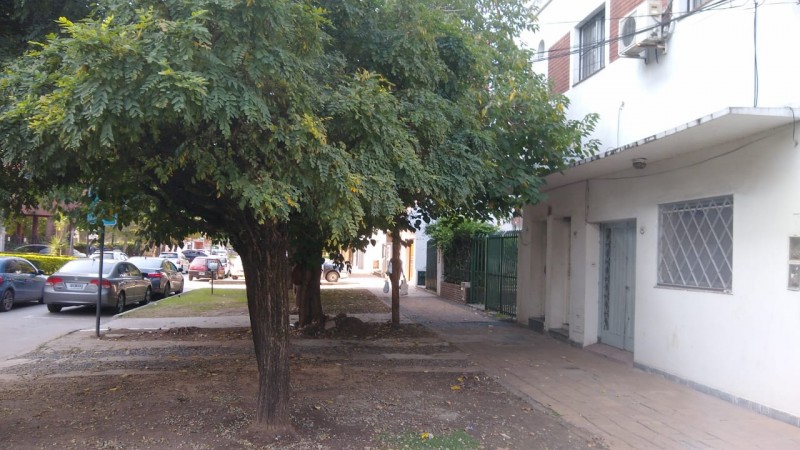 LOCAL 30 M2.  C/ ESTACIONAMIENTO (CTRO. SAN MIGUEL)