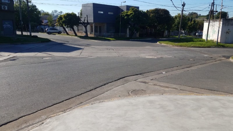 GALPON ESQUINA 200 M2 A ESTRENAR!!