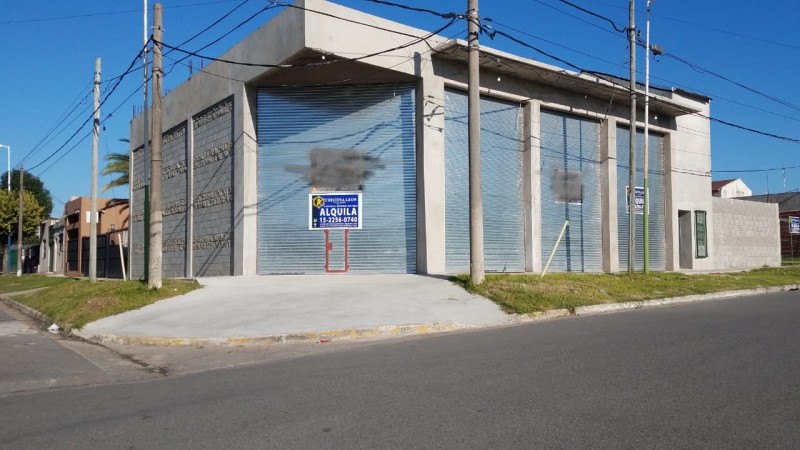 GALPON ESQUINA 200 M2 A ESTRENAR!!