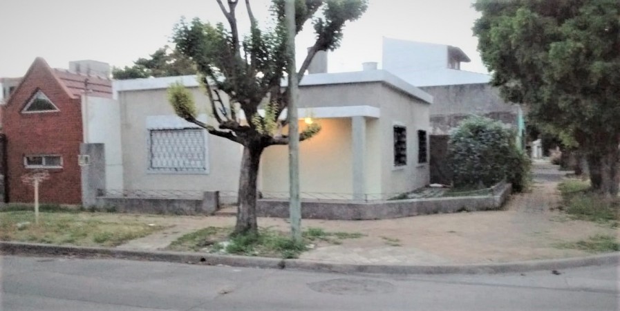 CASA AMERICANA DE 3 AMB.