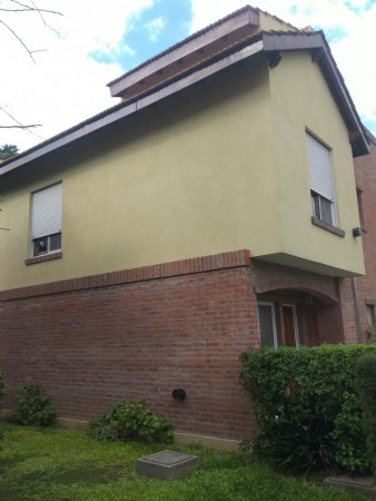 TRIPLEX C/ COCHERA  (BARRIO CERRADO VILLAGE)