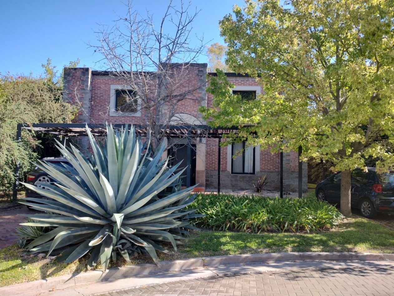 CASA 5 AMB.  ( BARRIO CERRADO  SAN JORGE) DON TORCUATO