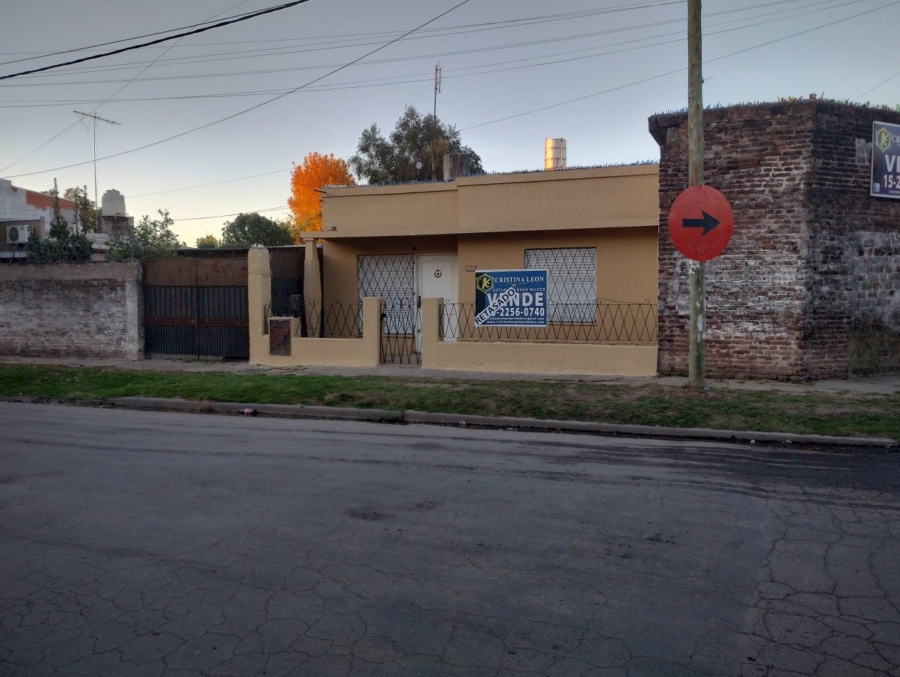 CASA AMERICANA 3 AMB. C/ GALPON (LOTE ESQUINA) OPORTUNIDAD