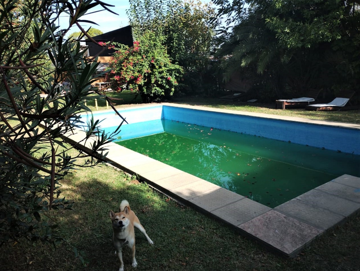 CASA 3 AMB. C/PARQUE Y PISCINA