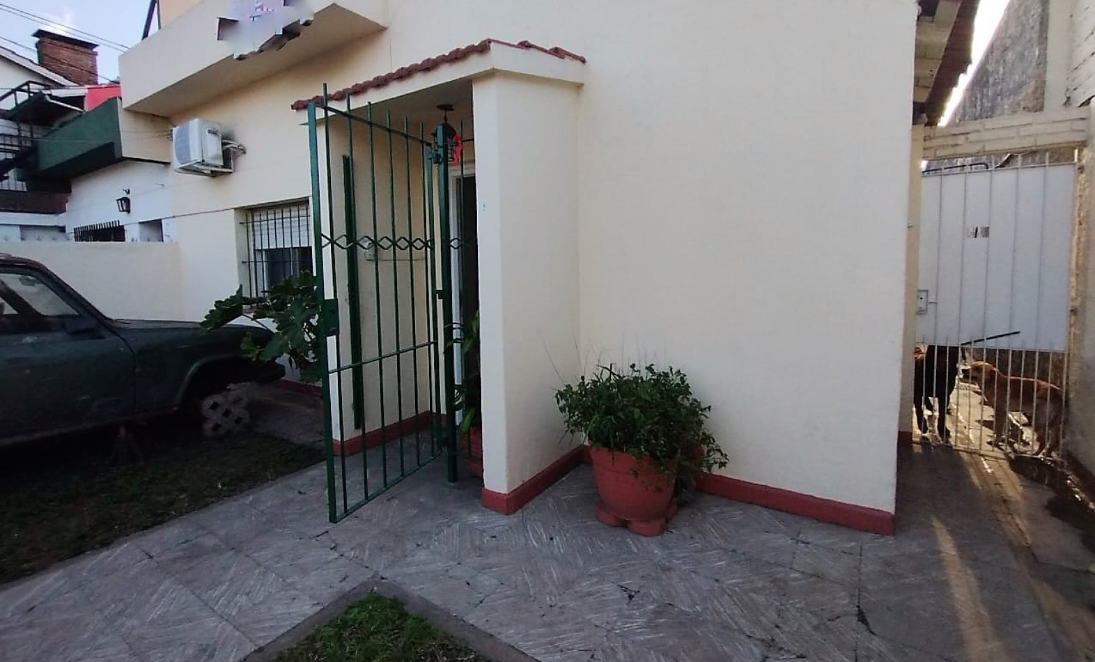 PROPIEDAD 3 AMB.  LOTE  312 M2. (CTRO. LOS POLVORINES)