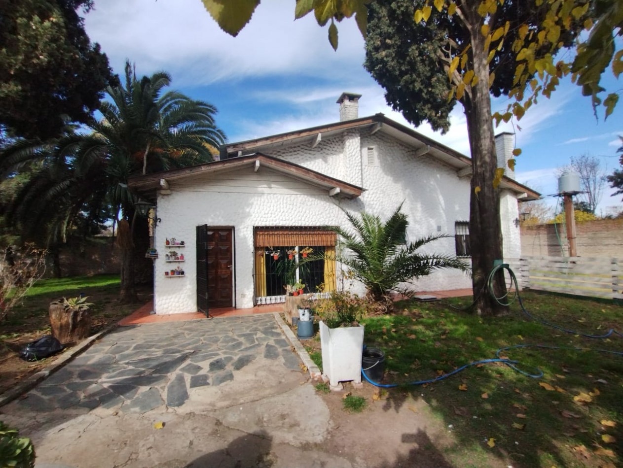 CASA QUINTA 4 AMB.  LOTE  1.200 M.