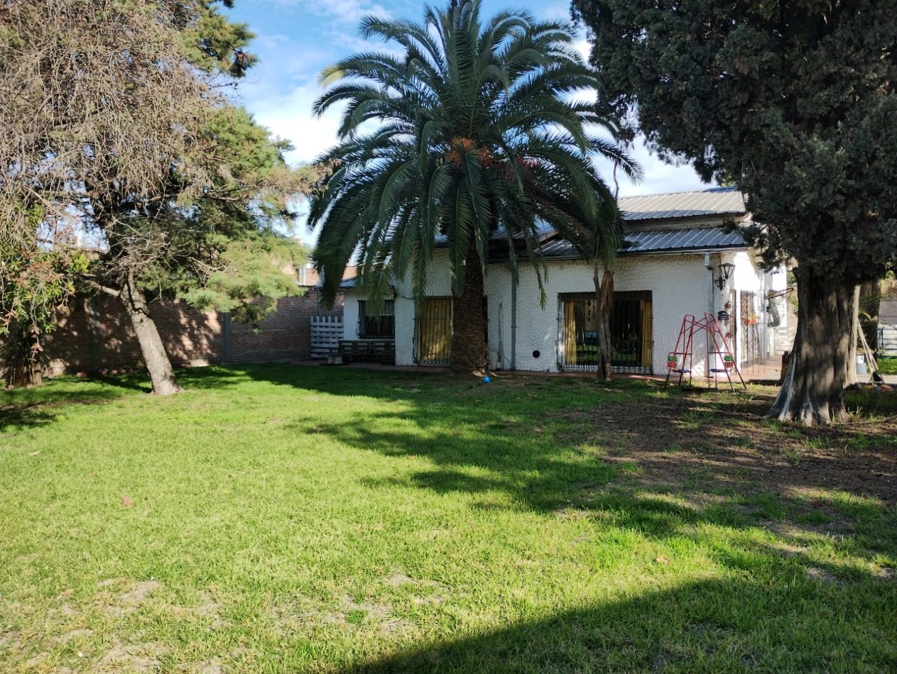 CASA QUINTA 4 AMB.  LOTE  1.200 M.