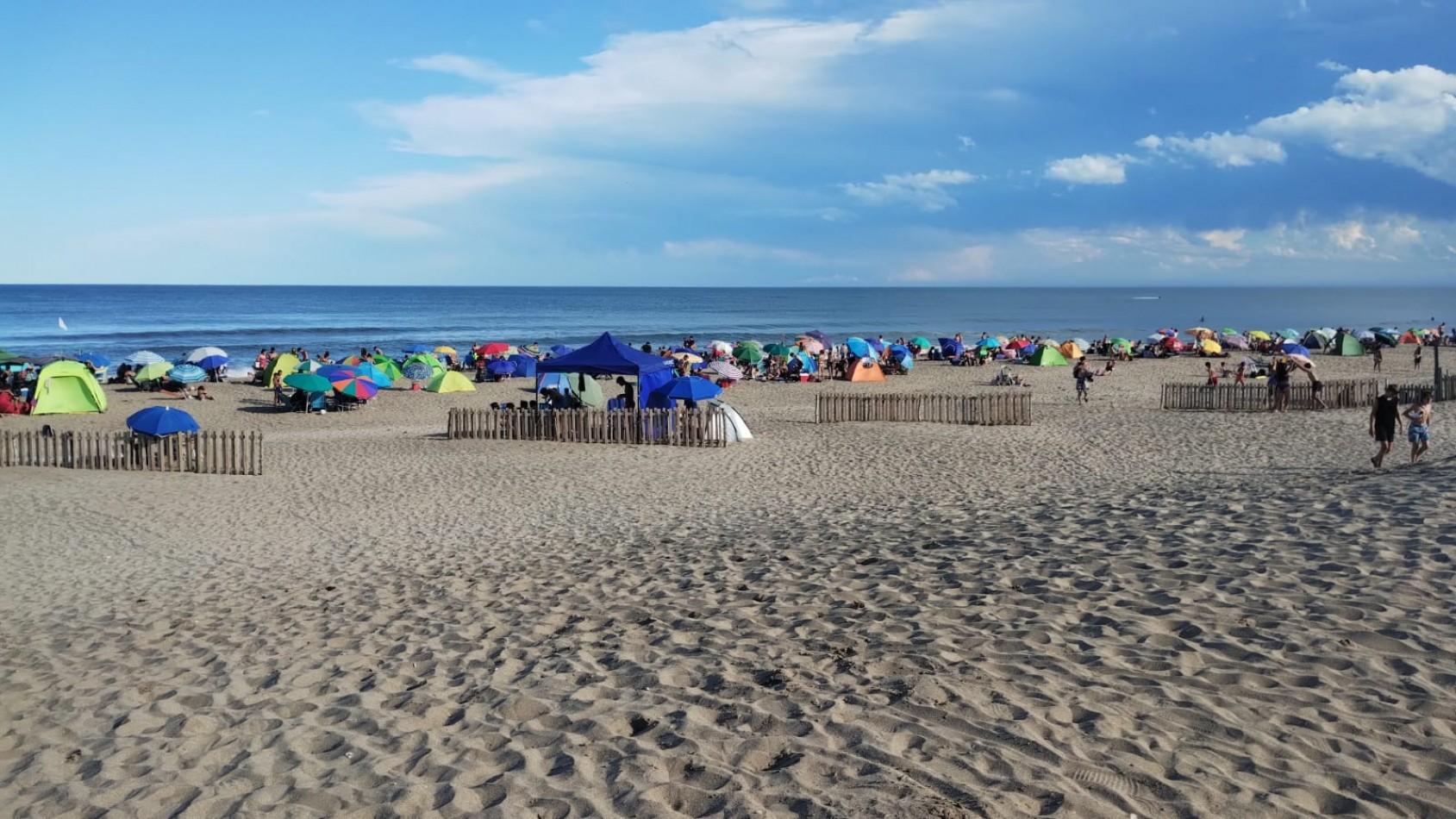 VACACIONES, VILLA GESELL- P/ 4 PERSONAS