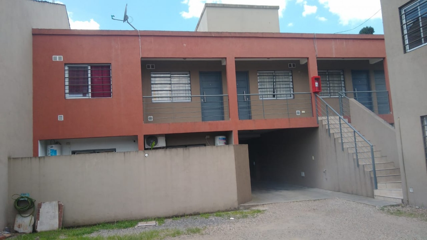 DEPARTAMENTO 2 AMB. C/ COCHERA  (COMPLEJO CERRADO)