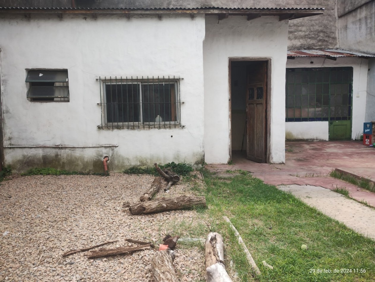 CHALET 4 AMB. 2 PLANTAS C/ GARAGE- PISCINA Y PARQUE