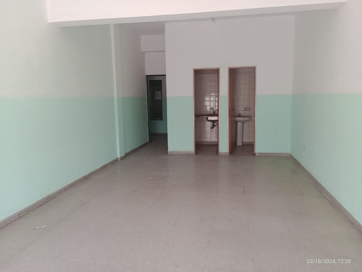 IMPORTANTE SEMIPISO 350 M2. AV. PTE. PERON   FTE. A LA PLAZA SAN MIGUEL