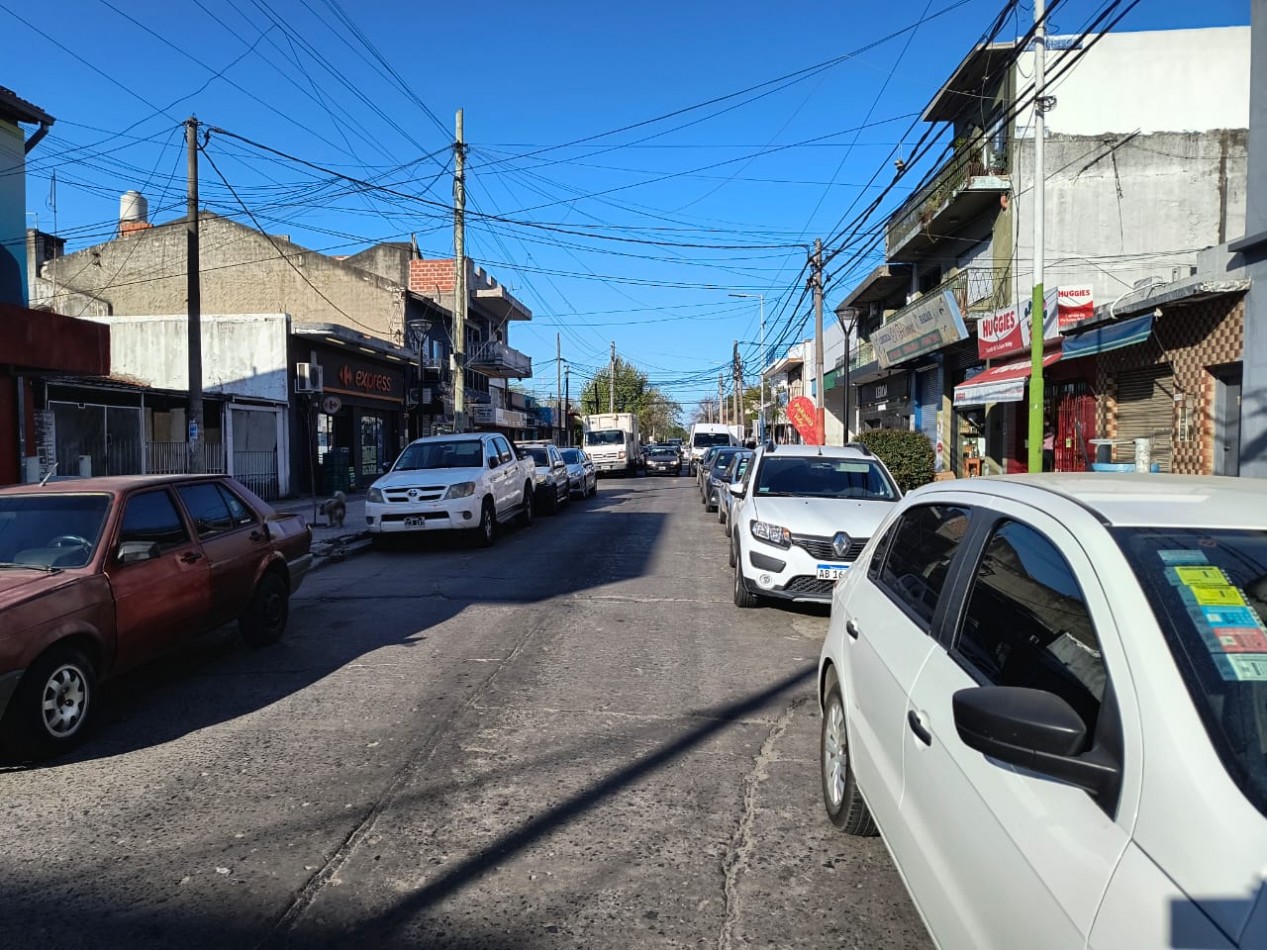 LOCAL DE 200 M2 EN EL CENTRO DE LOS POLVORINES 