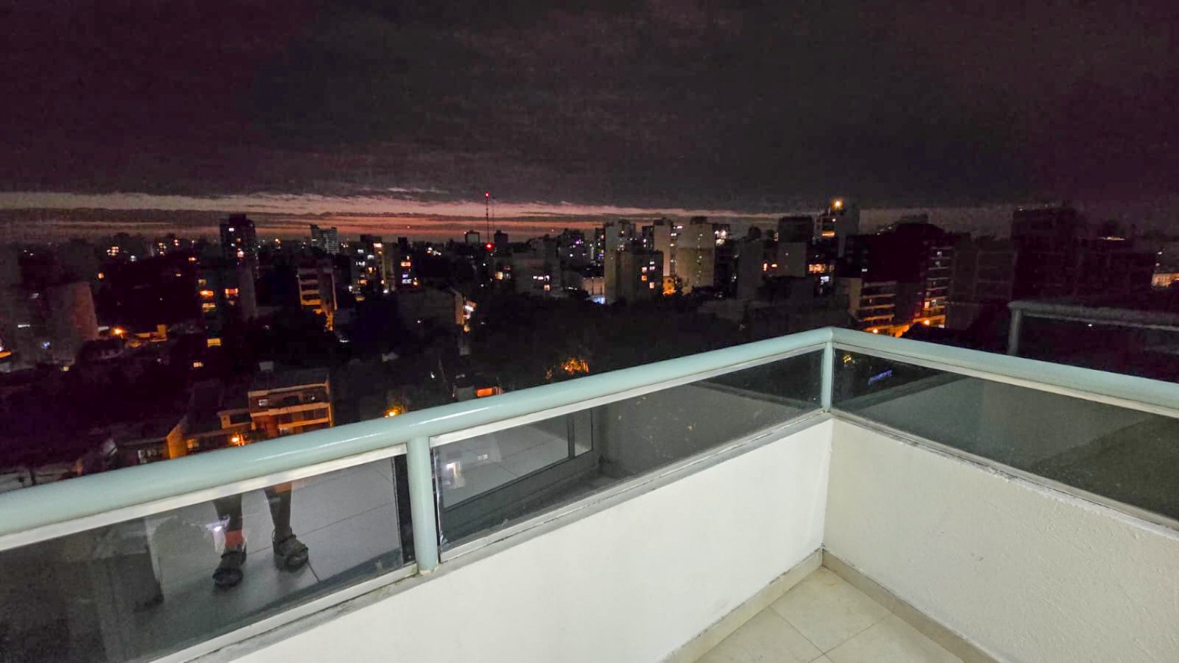 DEPARTAMENTO 2 AMB. C/ BALCON  FTE. SAN MARTIN CTRO.