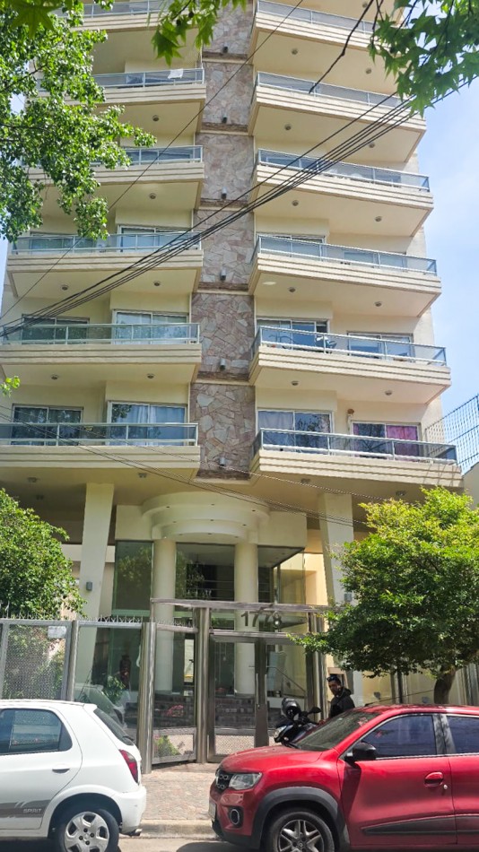 DEPARTAMENTO 2 AMB. C/ BALCON  FTE. SAN MARTIN CTRO.