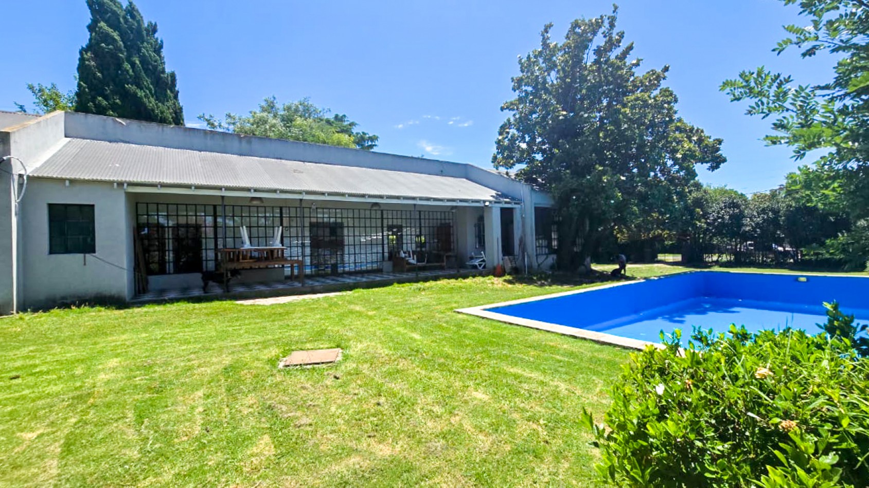 CASA   5 AMB.  1.663  M2. C/PISCINA (DON TORCUATO) 