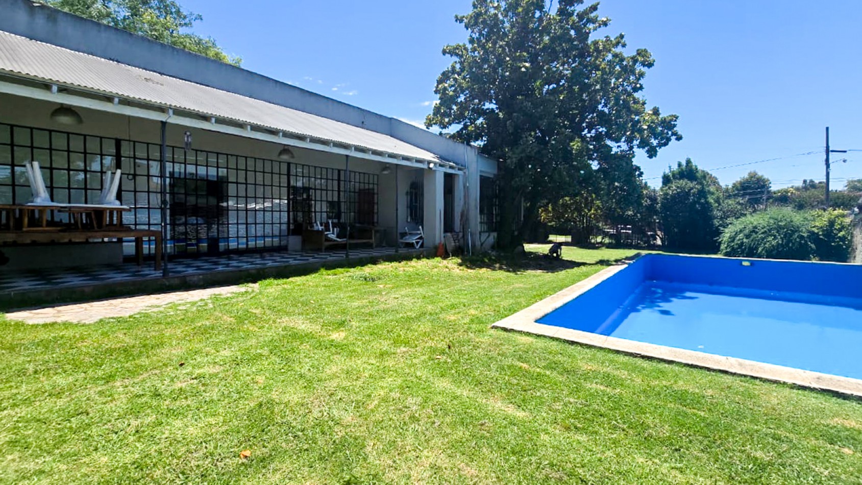 CASA   5 AMB.  1.663  M2. C/PISCINA (DON TORCUATO) 