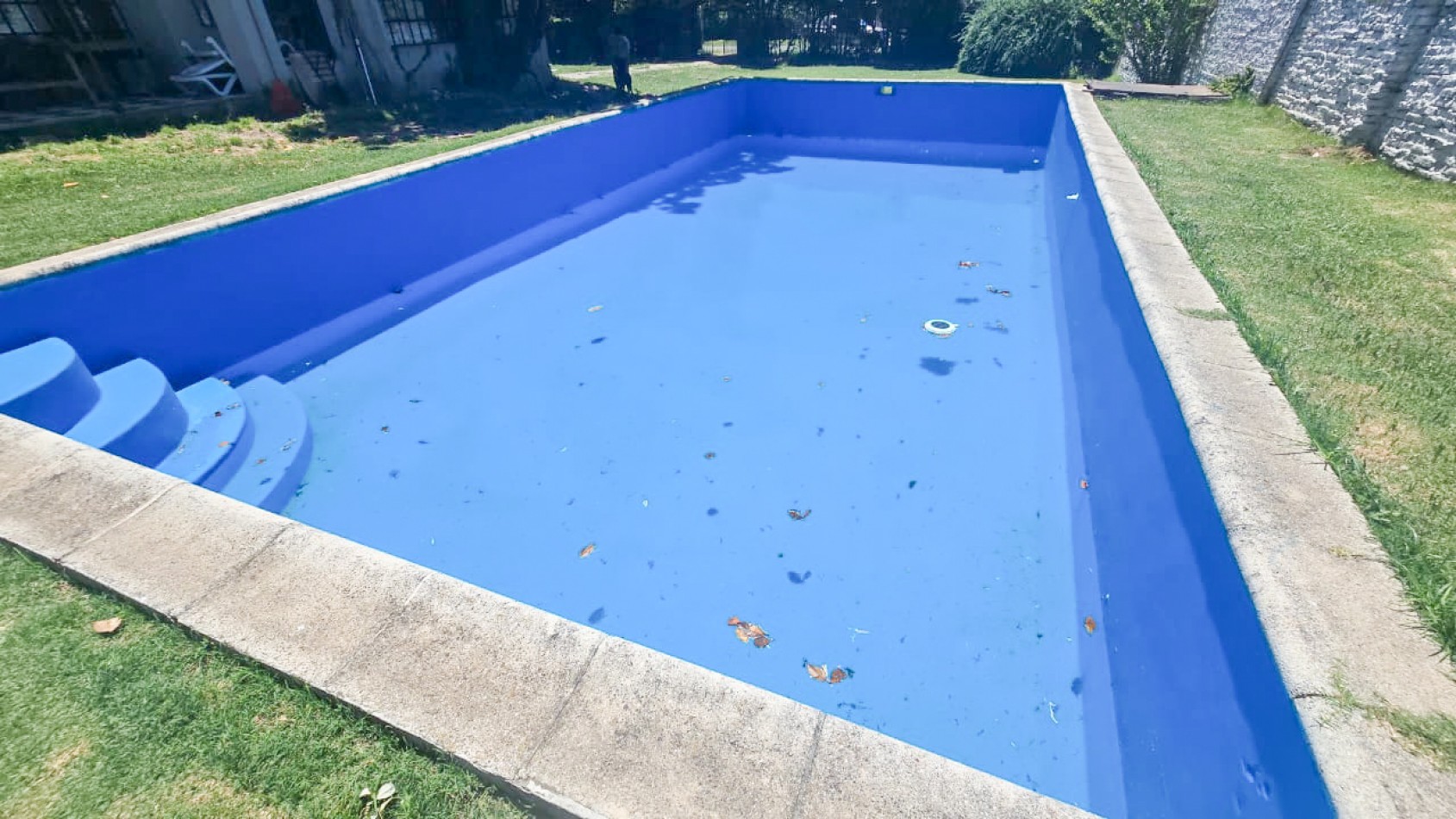 CASA   5 AMB.  1.663  M2. C/PISCINA (DON TORCUATO) 