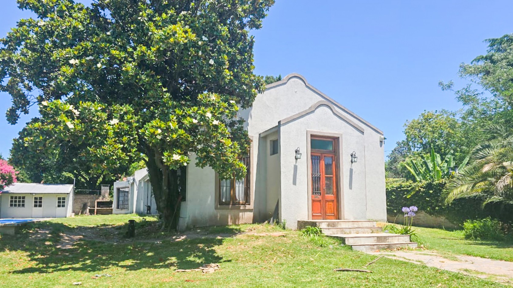 CASA   5 AMB.  1.663  M2. C/PISCINA (DON TORCUATO) 