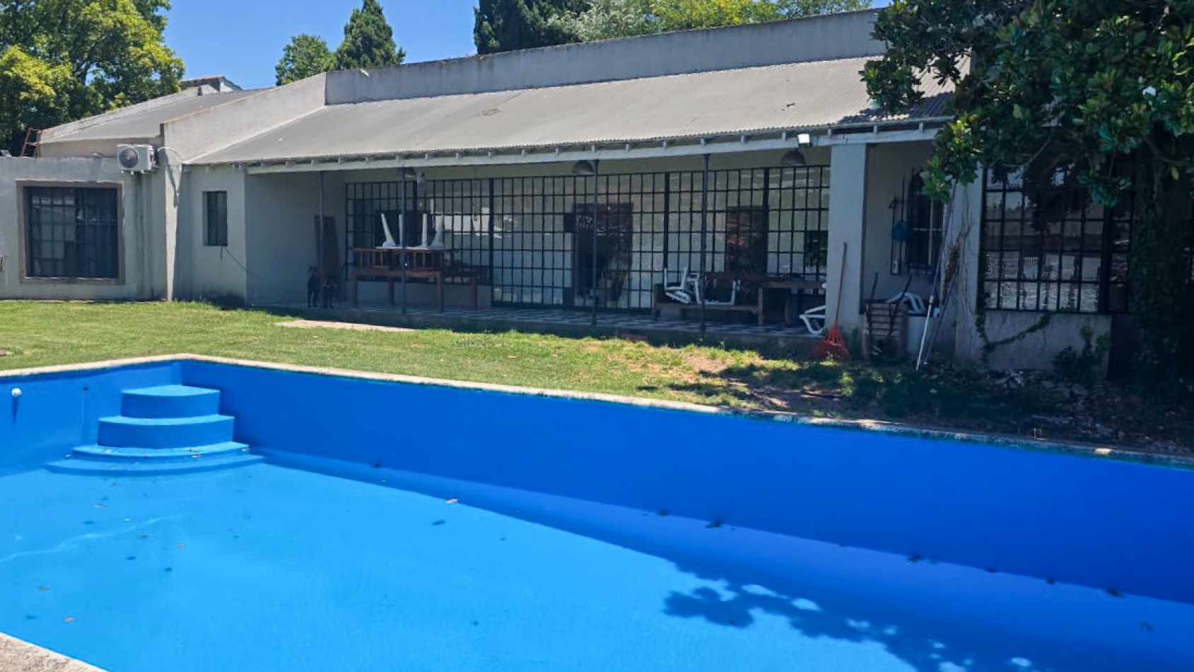 CASA   5 AMB.  1.663  M2. C/PISCINA (DON TORCUATO) 