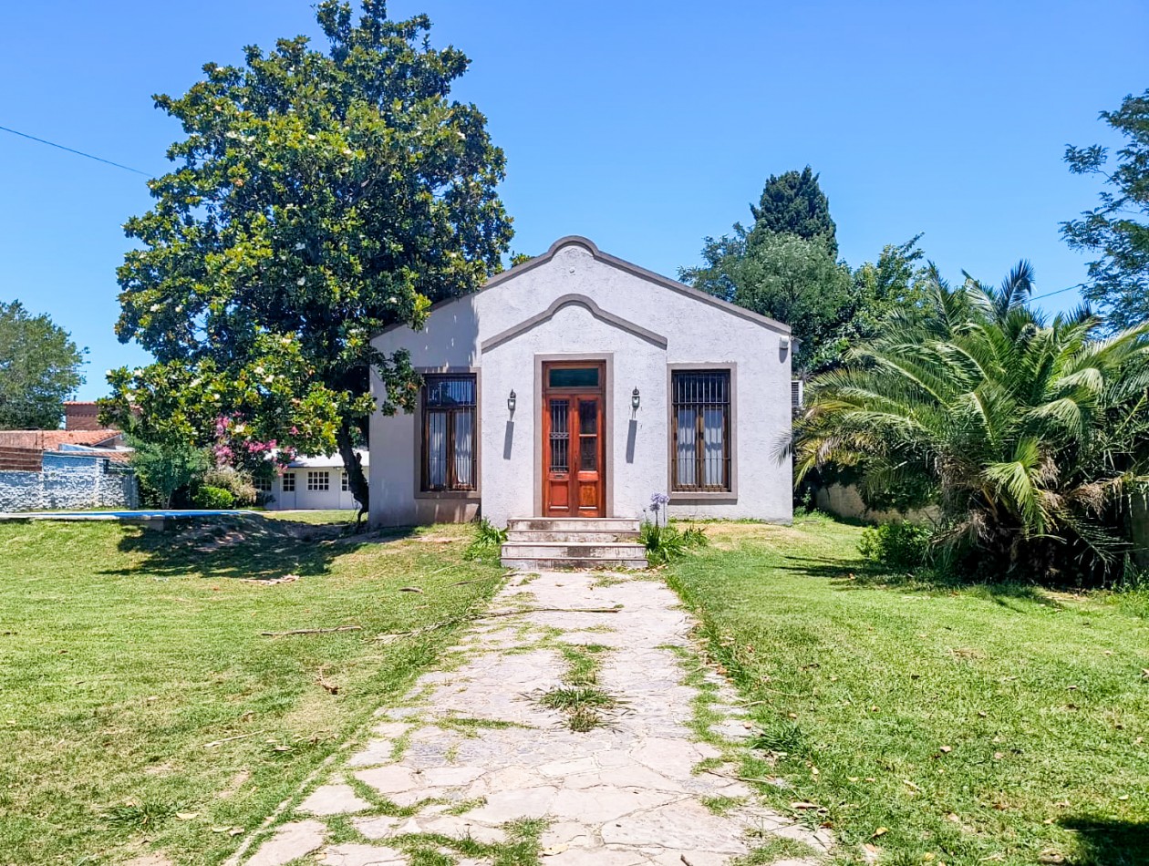 CASA   5 AMB.  1.663  M2. C/PISCINA (DON TORCUATO) 