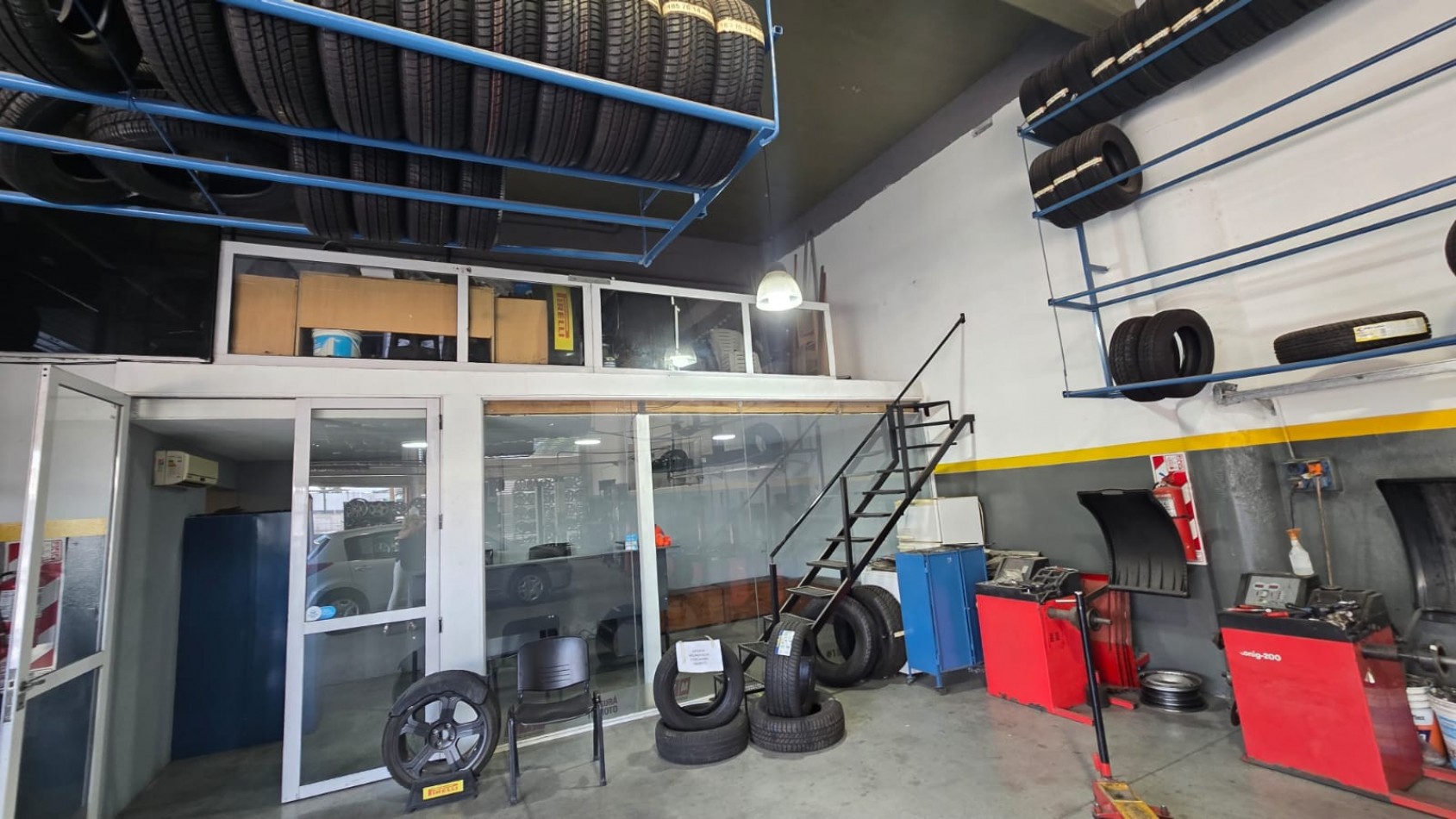 ALQUILER LOCAL 200 M2