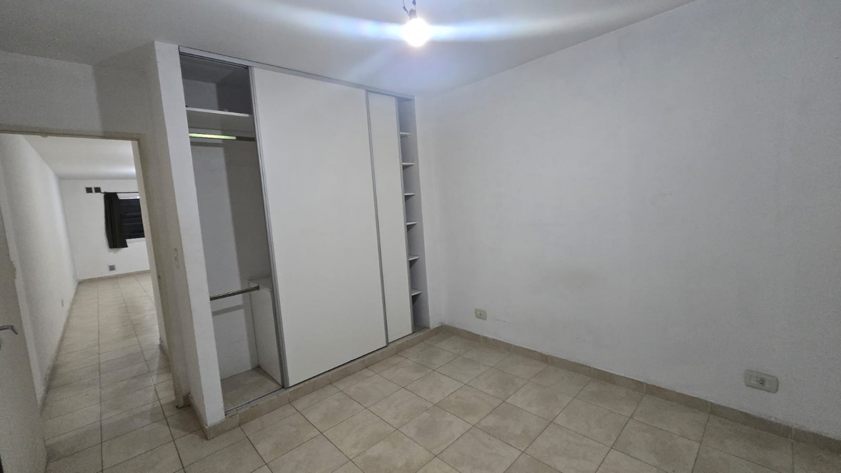 DEPARTAMENTO 2 AMB C/ COCHERA (COMPLEJO CERRADO)