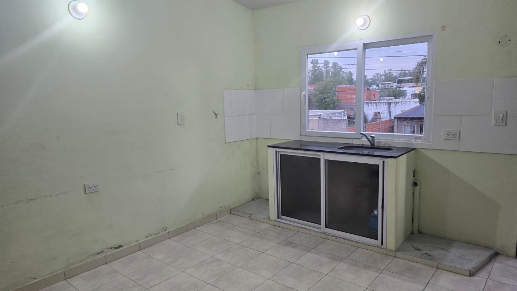 DEPARTAMENTO 2 AMB. 1ER. PISO CON BALCON