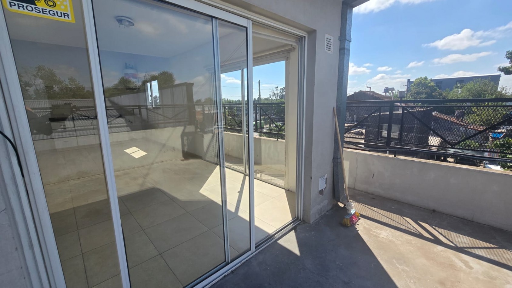 DEPARTAMENTO 2 AMB. AMPLIOS  C/ BALCON TERRAZA S/RUTA 197