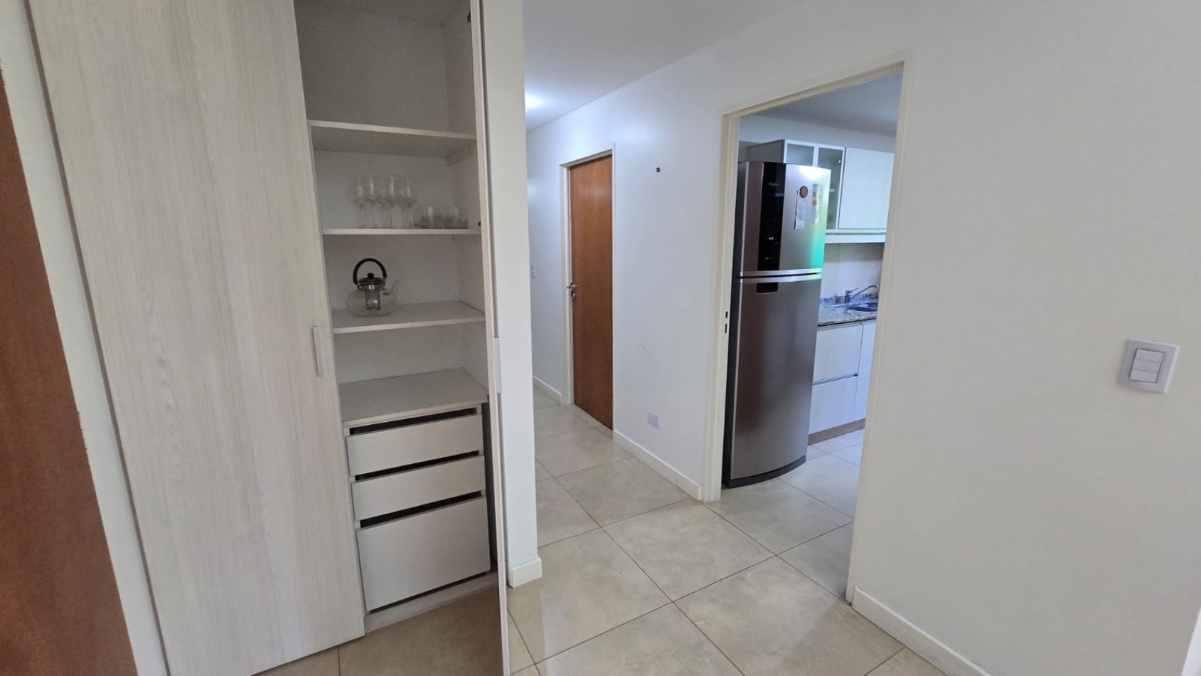 DEPARTAMENTO 3 AMB. PLANTA BAJA C/ COCHERA Y PARQUE (COMPLEJO CERRADO)