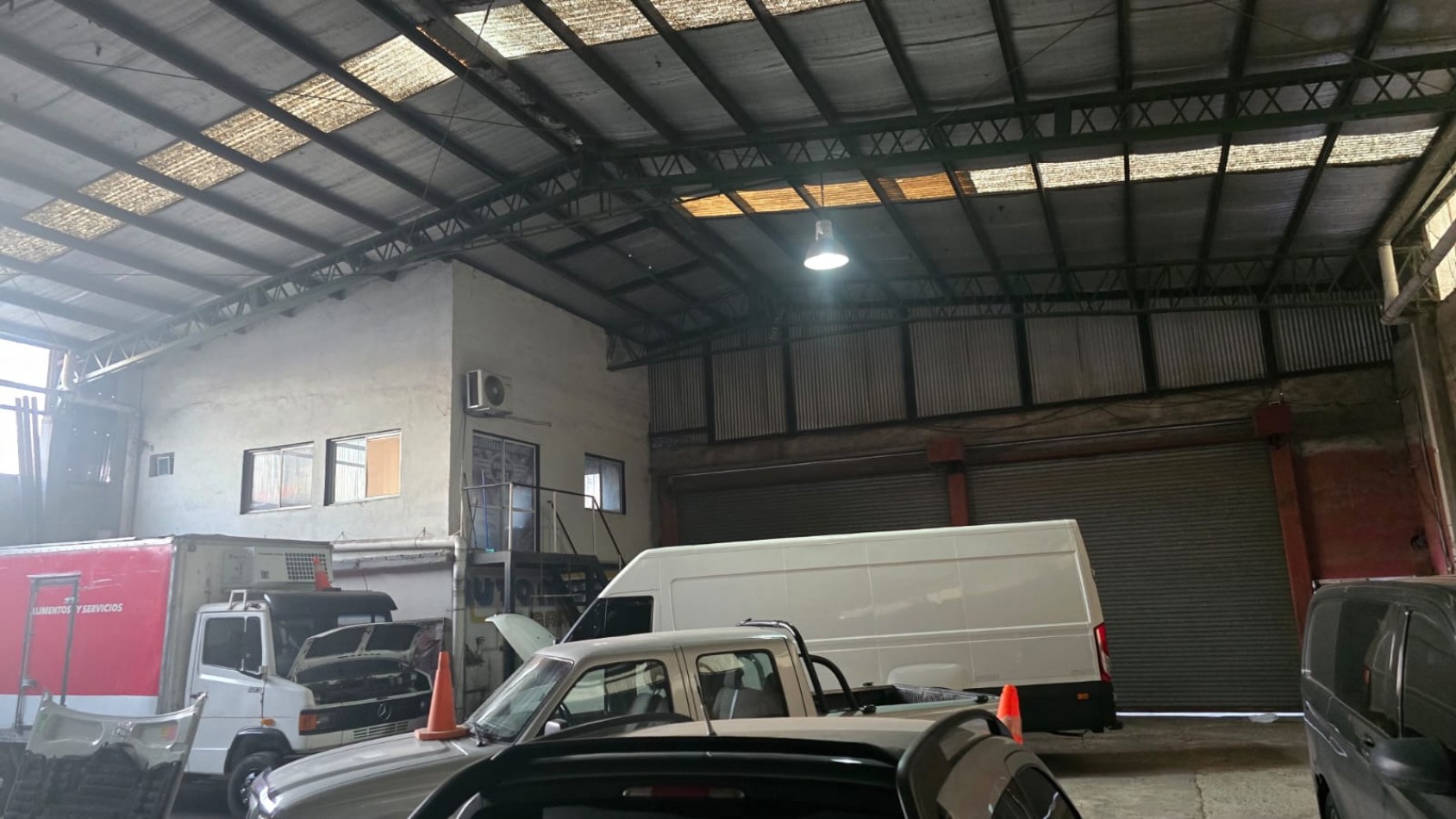 GALPON DE 980 M2. SOBRE RUTA 8 A METROS DEL CRUCE