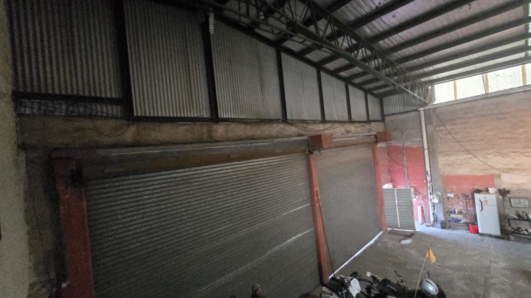 GALPON DE 980 M2. SOBRE RUTA 8 A METROS DEL CRUCE