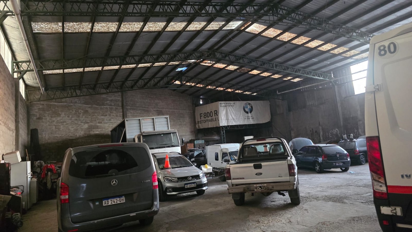 GALPON DE 980 M2. SOBRE RUTA 8 A METROS DEL CRUCE