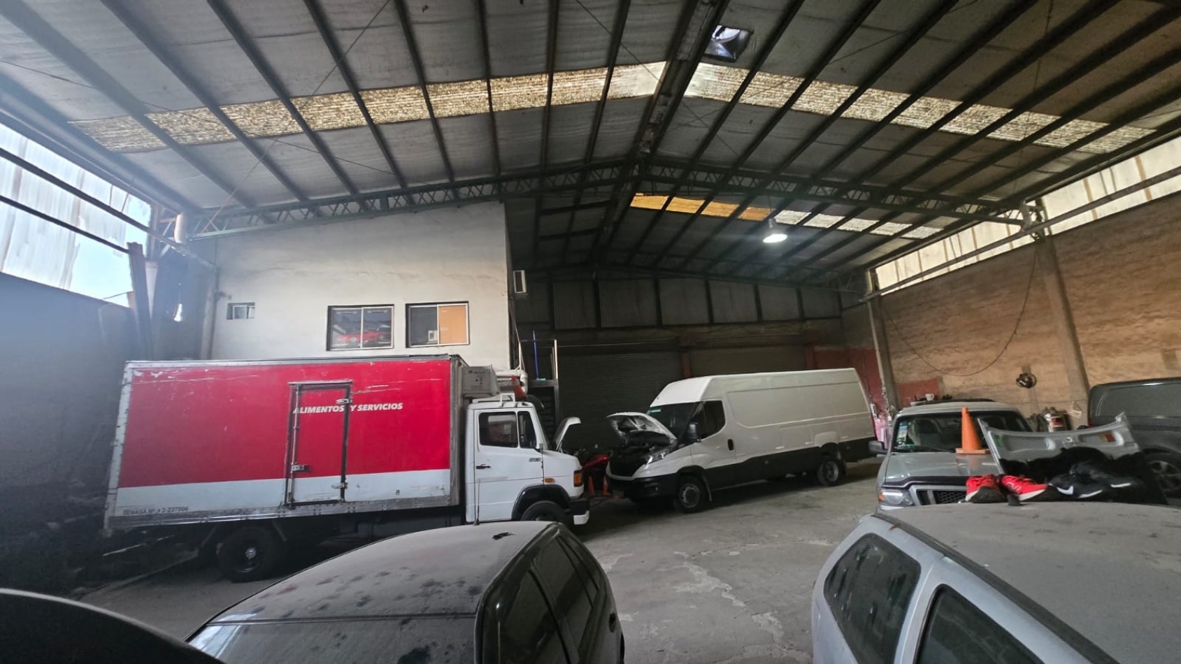 GALPON DE 980 M2. SOBRE RUTA 8 A METROS DEL CRUCE