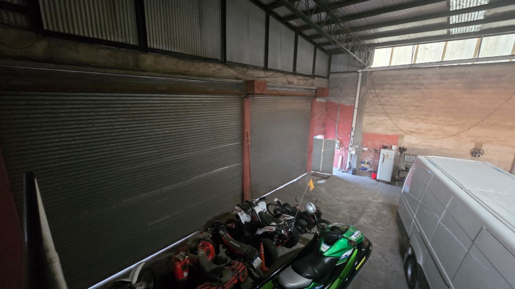 GALPON DE 980 M2. SOBRE RUTA 8 A METROS DEL CRUCE