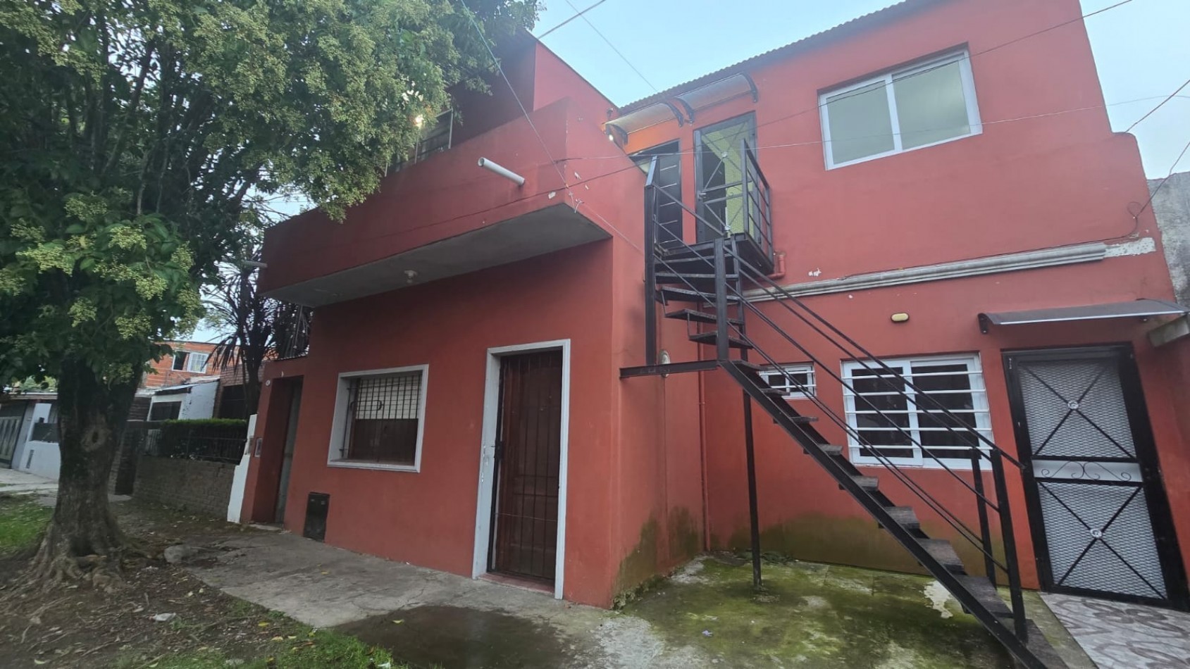 DEPARTAMENTO 2 AMBIENTES PLANTA BAJA C/ PATIO Y PARRILLA