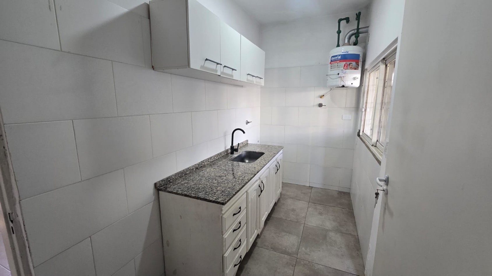 CASA 3 AMB. EN DOS PLANTAS C/ PATIO Y PILETA