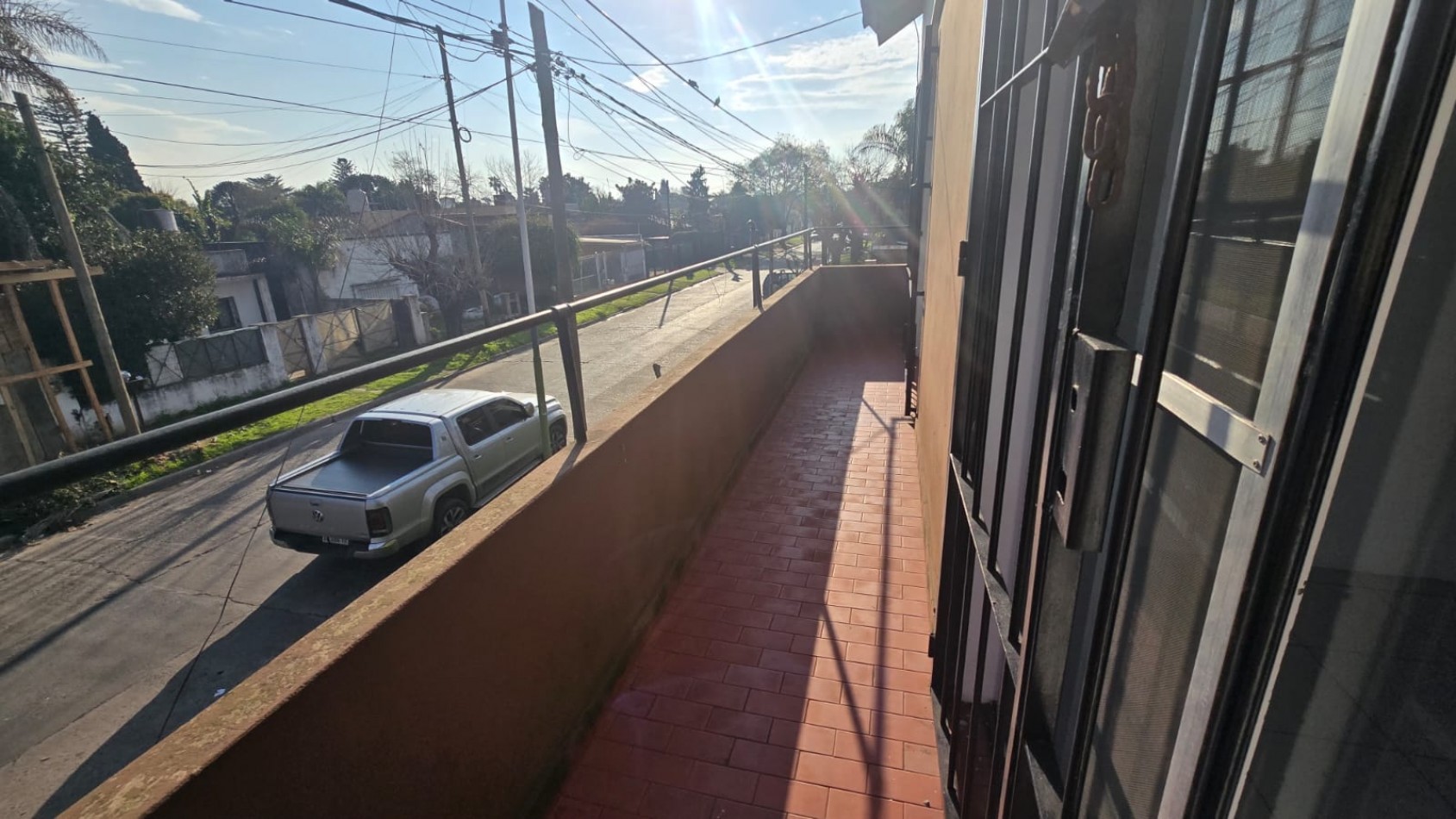 CASA 3 AMB. EN DOS PLANTAS C/ PATIO Y PILETA