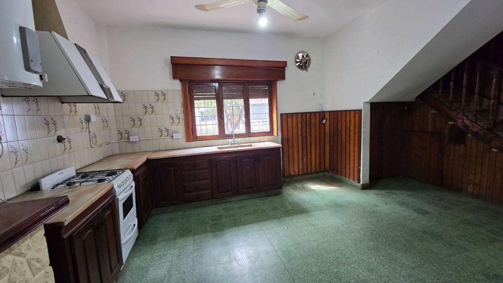 CASA 4 AMB AMPLIA CON GARAGE Y PILETA