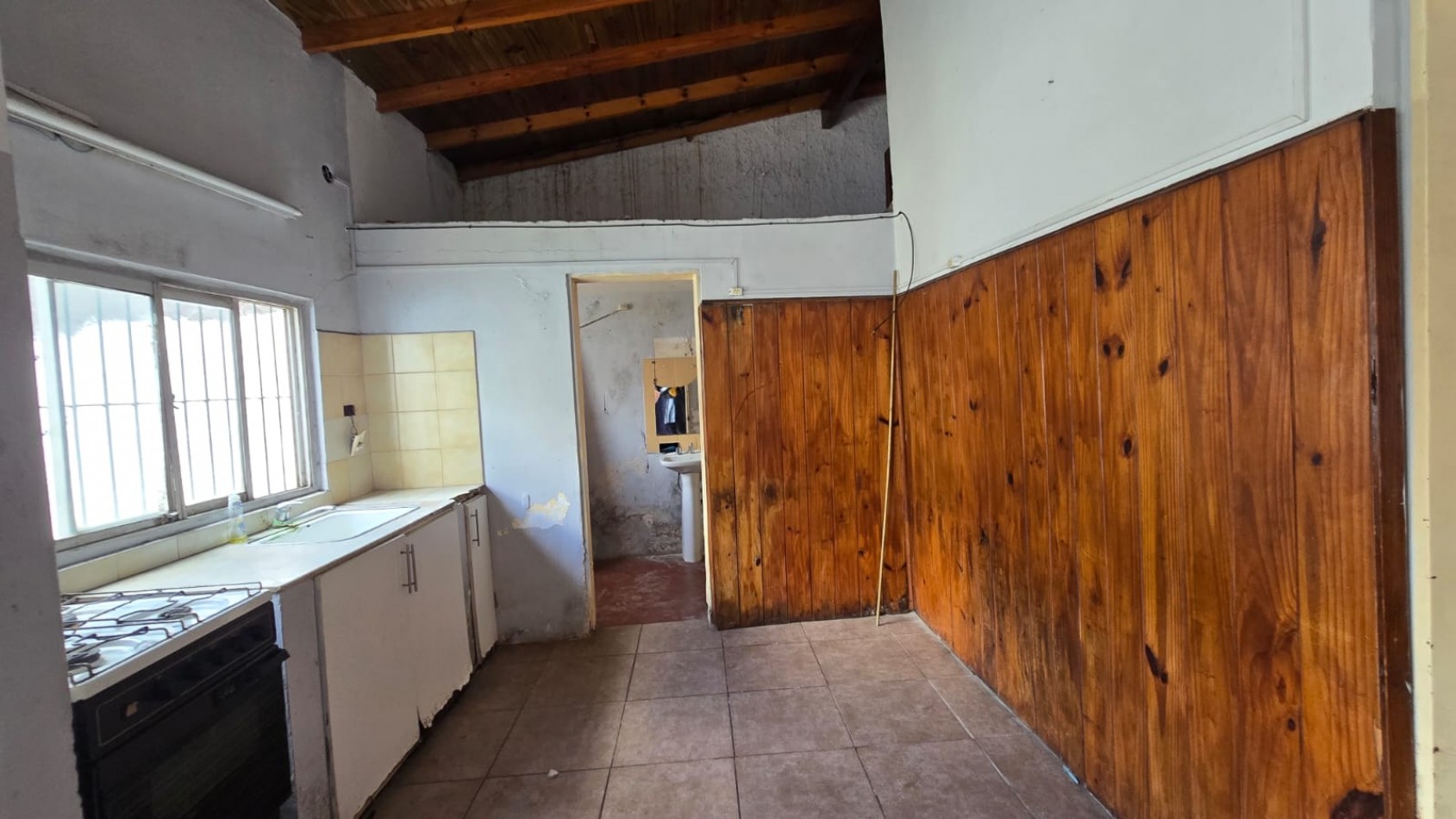 CASA 4 AMB AMPLIA CON GARAGE Y PILETA