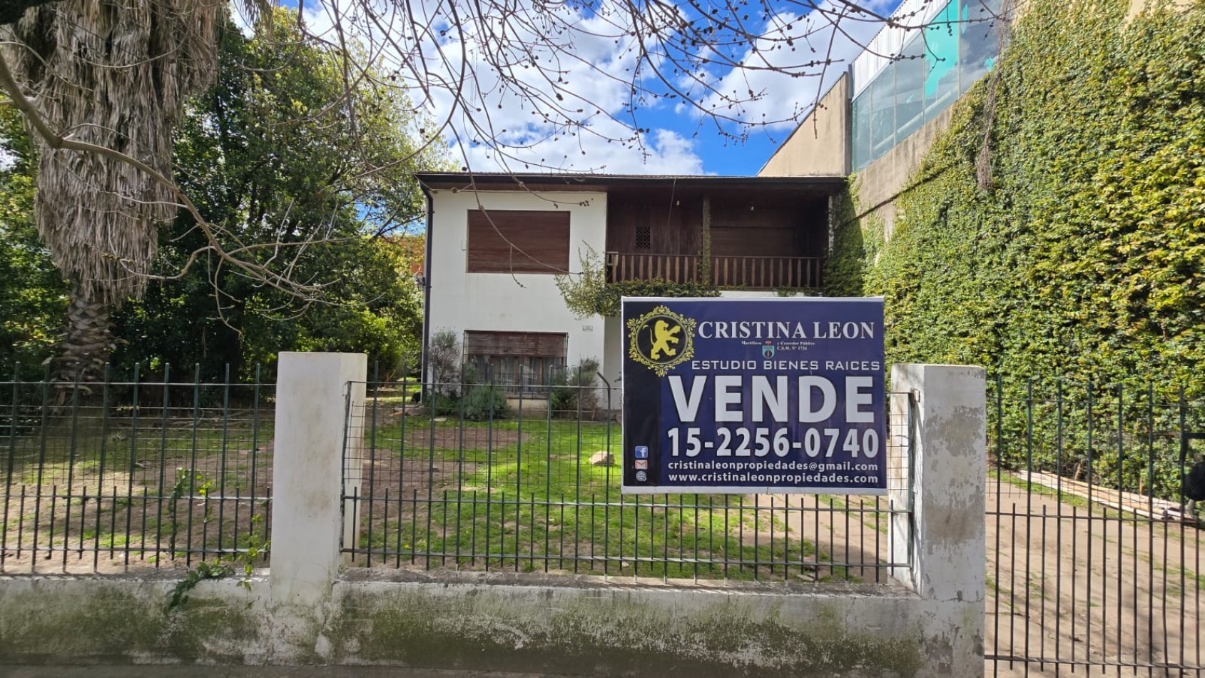 CASA 4 AMB AMPLIA CON GARAGE Y PILETA