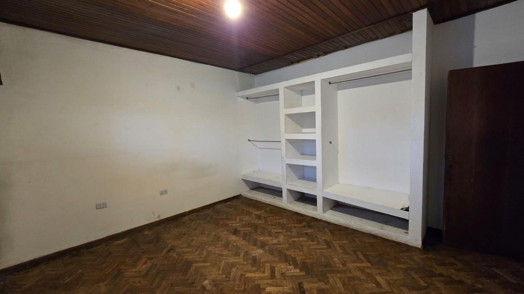 CASA 4 AMB AMPLIA CON GARAGE Y PILETA